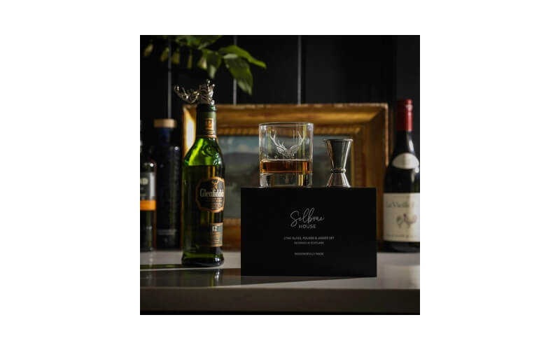 Glas met Schenktuit en Maatbeker Set Edelhert Selbrae House