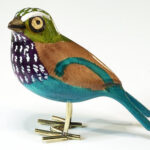Houten vogel miniatuur Vorkstaartscharrelaar | Kadeloo